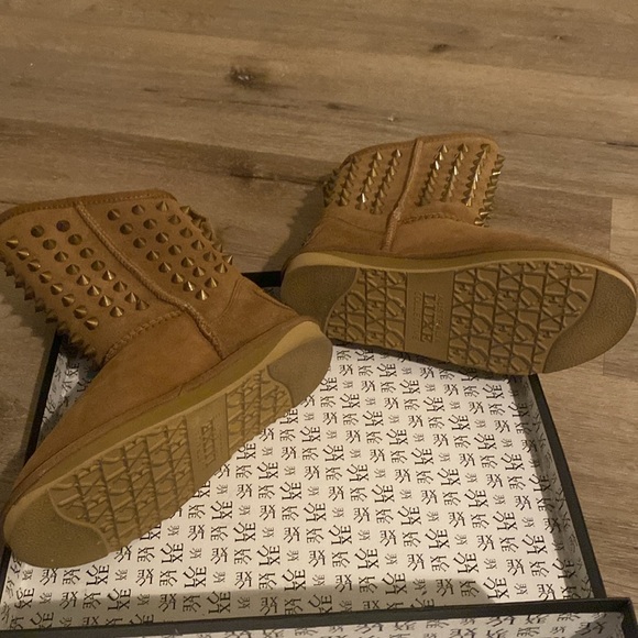 EUC [Australia Luxe Collective] Pistol Brown Studded Sheepskin Boots w/ Box W 5 - Picture 11 of 16